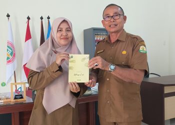 Helma Guru PPPK SMAN 1 Juli Inisiasi Pembuatan Buku Antologi Siswa, Budaya Literasi