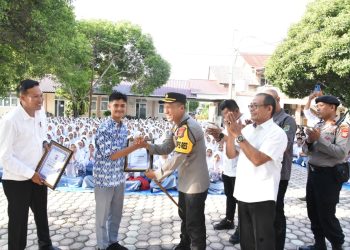 Kapolres Bireuen Motivasi Siswa SMAN 1 Bireuen dengan Pantun