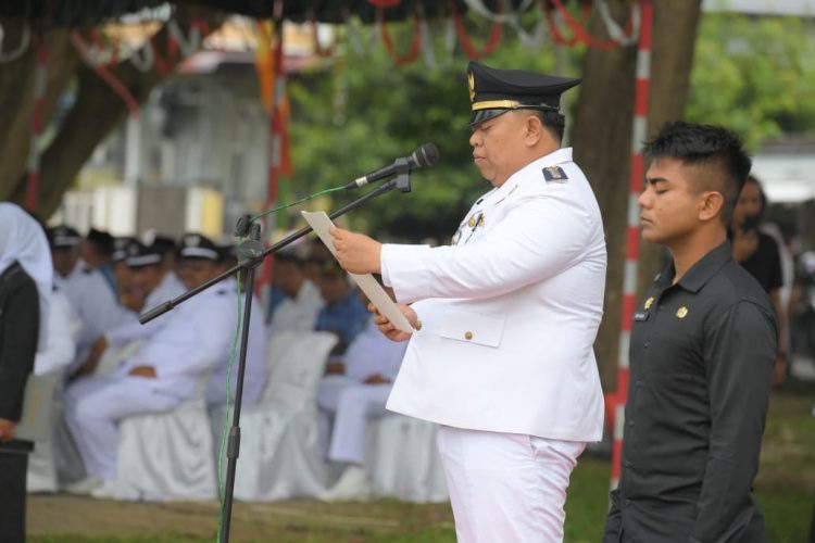 Upacara HUT RI yang ke 79 digelar dilapangan gampong blang asan kecamatan Peusangan Kabupaten Bireuen, detik-detik Proklamasi Kemerdeka itu dipimpin langsung Teguh Mandiri Putra, S. STP sebagai inspektur upacara