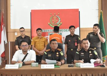 Kejaksaan Negeri Bireuen  melakukan penahanan terhadap Tersangka MY salah satu anggota dewan DPRK Bireuen, dalam Perkara Tindak Pidana Korupsi dana Simpan Pinjam Kelompok Perempuan (SPP) Program Nasional Pemberdayaan Masyarakat (PNPM) Mandiri Perdesaan Kecamatan Gandapura Kabupaten Bireuen, Rabu (21/08).