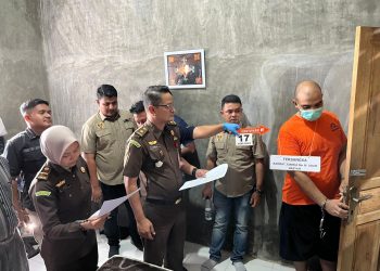 Kejaksaan Negeri Bireuen Munawal Hadi, S.H.,M.H melalui Kasi Pidum Firman Junaidi, S.E.,S.H.,M.H Beserta Tim Jaksa mengikuti Rekonstruksi perkara Pembunuhan Mahasiswi Universitas Mahakarya Muhammadiyah (UMMAH)