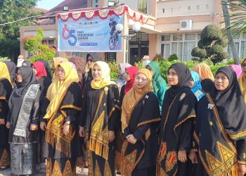 Sejumlah Pakaian Adat Warnai Peringati Hardikda Ke 65 di Bireuen