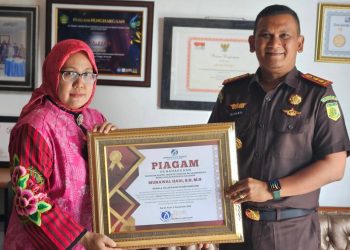 JSI memberikan apresiasi kepada Kajari Bireuen Munawal Hadi, S.H.,M.H terhadap penilaian kinerja secara institusi maupun sebagai pemimpin di institusi berdasarkan hasil monitoring dan evaluasi secara kelembagaan.