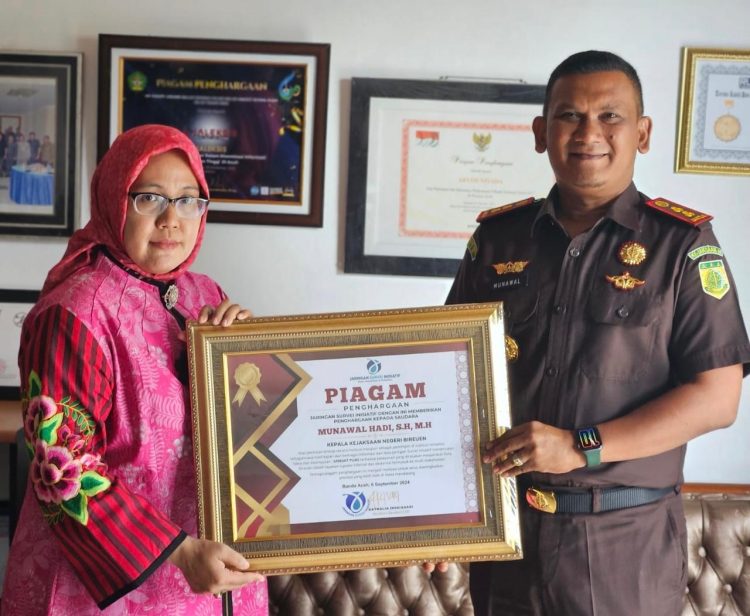 JSI memberikan apresiasi kepada Kajari Bireuen Munawal Hadi, S.H.,M.H terhadap penilaian kinerja secara institusi maupun sebagai pemimpin di institusi berdasarkan hasil monitoring dan evaluasi secara kelembagaan.