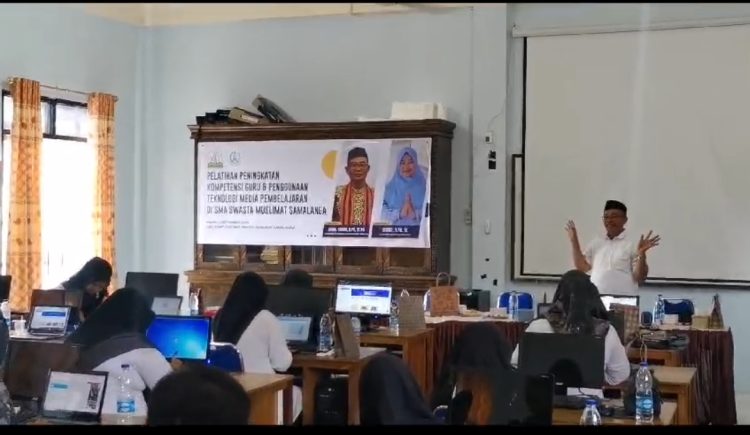 Kacabdin Bireuen Abdul Hamid SPd MPd pada pelatihan guru SMAs Muslimat Samalanga kamis, 5/8/2024