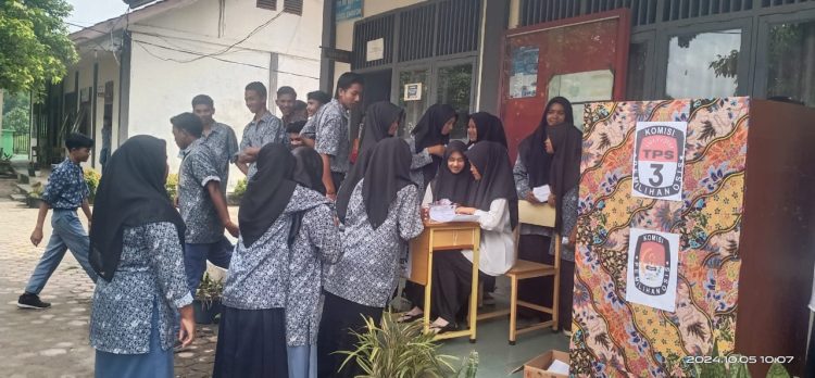 Panen Karya P5 SMAN 1 Juli Gelar Demokrasi Pemilu Osis