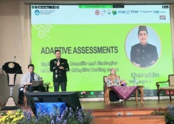 Kepala SMAN 1 Matangkuli Khairuddin MPd menjadi Pembina upacara Kemendikbud