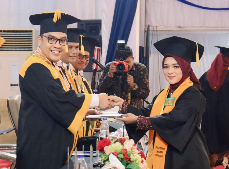 Direktur PNL Rizal Syahyadi, PNL Apresiasi Wisuda Perdana Magister Terapan, Lahirkan 360 Wisudawan Cumlaude