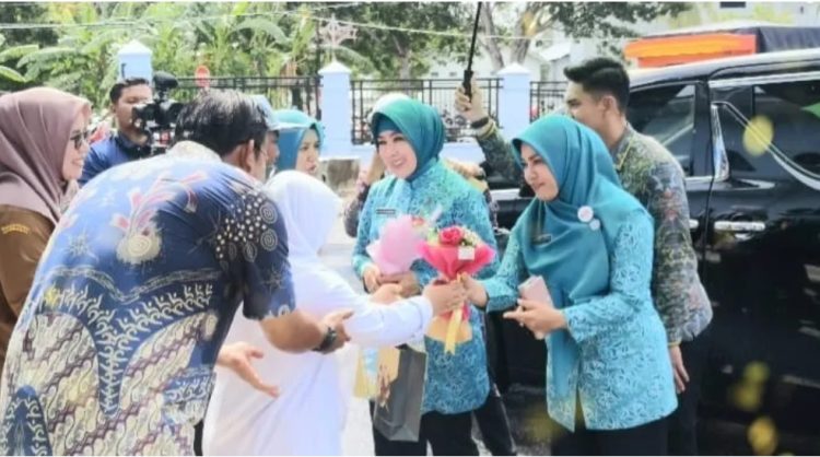 Ketua Umum Tim Penggerak Pusat Ny.Tri Tito Karnavian Kunjungi SLBN 2 Sabang