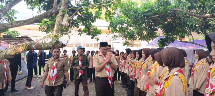 Kepala Cabang Dinas Pendidikan Wilayah Kabupaten Bireuen Abdul Hamid SPd MPd meninjau Bumi Perkemahan Pramuka SMKN 1 Peusangan Sabtu 16/11/2024