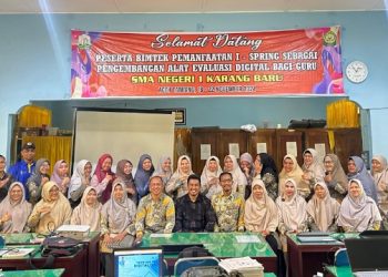 Guru SMAN 1 Karang Baru Dilatih Asesmen Digital Berbasis Ispring