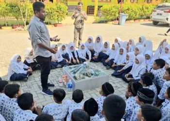 Dinas Energi dan Sumber Daya Mineral Aceh Sosialisasikan Kegeologian di MIN 11 Banda Aceh