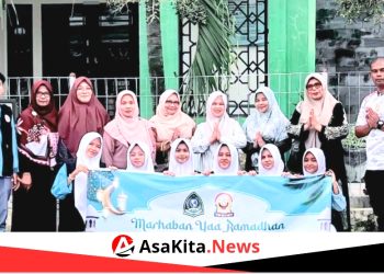 Indahnya Berbagi di Bulan Suci, SMA Negeri 1 Samalanga Bagikan 300 Paket Takjil