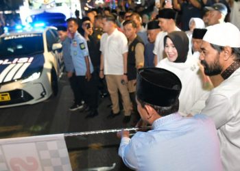 Gubernur Mualem Santuni Anak Yatim dan Lepas Pawai Takbir Idul Fitri 1446 Hijriah