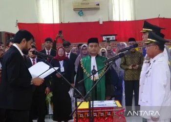 Gubernur Aceh lantik Bupati dan Wakil Bupati Simeulue