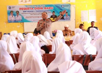 Polres Pidie Jaya Perkuat Pendidikan Karakter Pelajar melalui Program Saweu Sikula di MPLS 2025