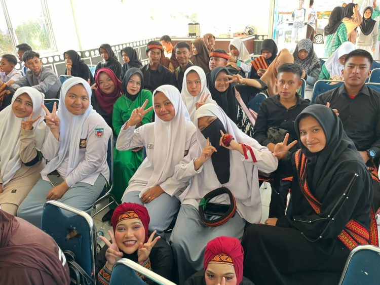 SMAN 1 Rikit Gaib Kembali Torehkan Prestasi di Ajang FLS3N Tingkat Kabupaten