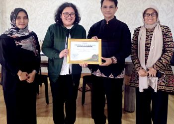 Kepala ARC USK Raih Penghargaan Atsiri Nasional dari Kemenperin