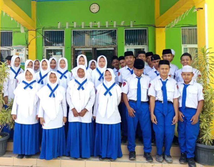 Beasiswa Mifa Jadi Titik Terang Anak Aceh Barat Raih Cita-cita