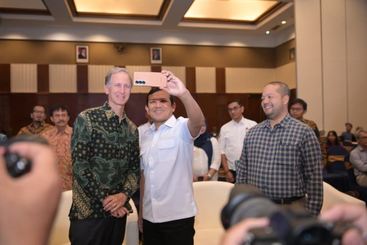 Sebut Sawit Aceh Bebas Deforestasi, Wagub Ajak Perusahaan Global Investasi di Aceh