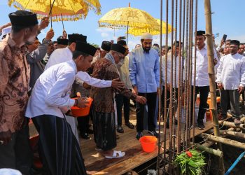 Gubernur Aceh Letakkan Batu Pertama Masjid Baitut Taqwa di Aceh Utara