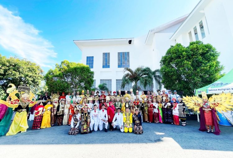 SMAN 10 Fajar Harapan Empat Kali Berturut-turut Raih Juara Pertama Pawai HUT Kemerdekaan