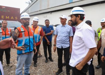Mualem Tinjau Pelabuhan Krueng Geukueh
