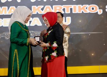 Asisten III dan Ketua TP PKK Aceh Hadiri Malam Pisah Sambut Kapolda Aceh