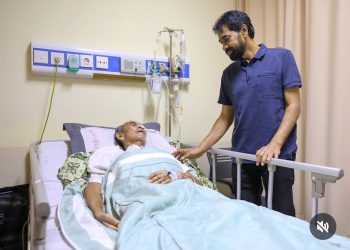 Mualem Jenguk Mantan Juru Runding GAM, Teungku Nasruddin di RSUD Zainoel Abidin