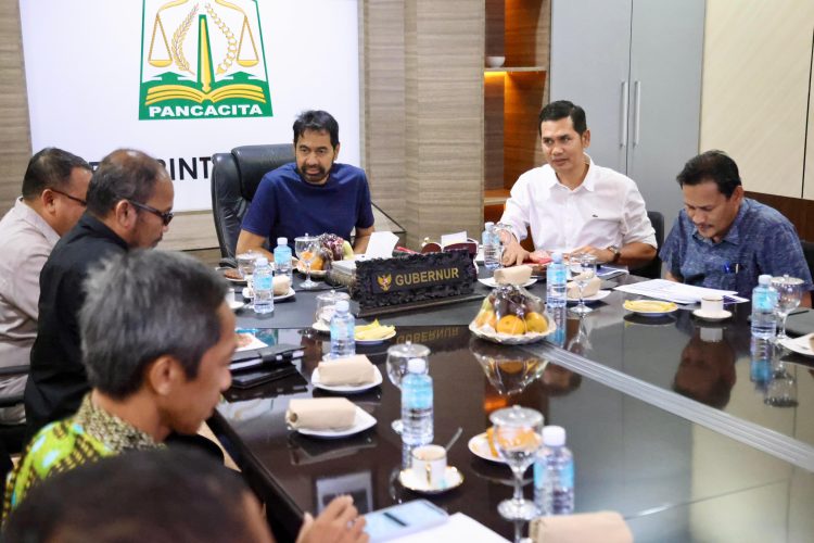 Gubernur Mualem Ingatkan TPID Antisipasi Inflasi di Bulan Maulid