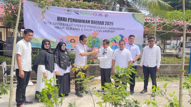 SAMBUT HARDIKDA 2025, PGE BINA SMA NEGERI 1 MATANGKULI DALAM LITERASI LINGKUNGAN HIDUP