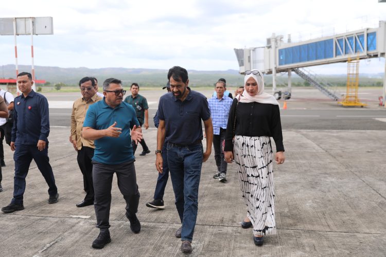 Mualem Instruksikan PUPR Bangun Jembatan Darurat Kuala Baru, Kadis Mawardi Langsung Bergerak