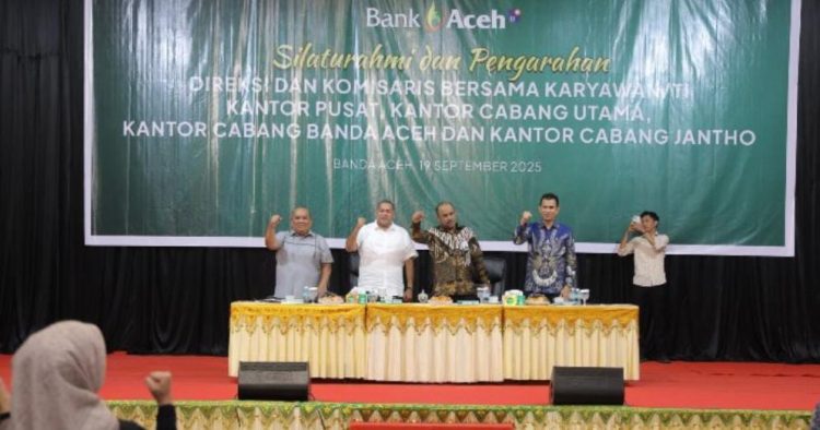 Fadhil Ilyas Tekankan Soliditas dan Integritas dalam Silaturahmi Keluarga Besar Bank Aceh Syariah