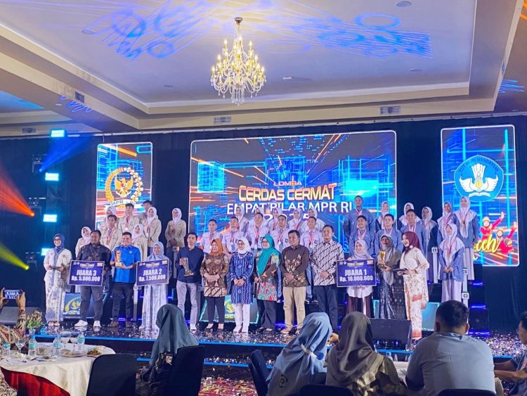 SMAN 10 Fajar Harapan Juara LCC Empat Pilar, Wakili Aceh ke Tingkat Nasional