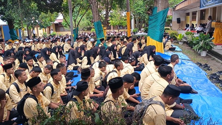 AKBP M. Yusuf Sampaikan Penyuluhan di SMKN 1 Bireuen, Ingatkan Pelajar Bijak Bermedsos dan Jauhi Narkoba