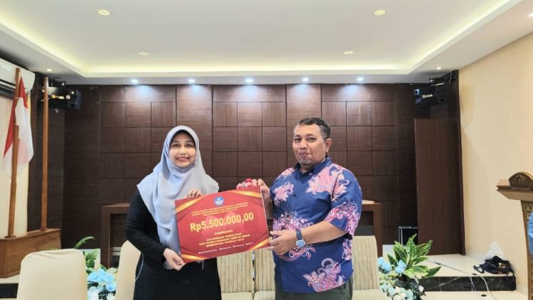 Guru MIN 11 Banda Aceh Lolos Sayembara Penulisan dan Penerjemahan Cerita Anak Dwibahasa
