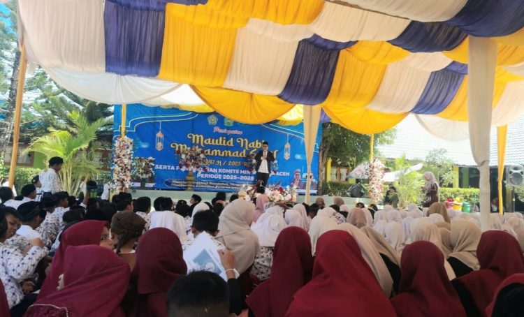 Persembahan Seni Semarakkan Peringatan Maulid Nabi di MIN 11 Banda Aceh