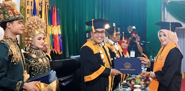 399 Lulusan Cumlaude, PNL Terus Menyalakan Suluh Peradaban untuk Negeri
