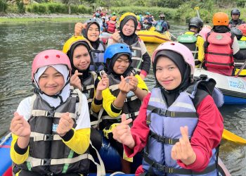 Perkenalkan Wisata Alam ke ABK, SLBN Pegasing Ikuti Arung Jeram di Lukup Badak