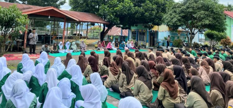 Cegah Bullying dan Perilaku Seksual, KUA Gajah Putih Lakukan Sosialisasi di SMAN 1 Timang Gajah