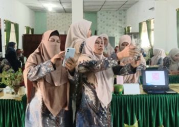 Tingkatkan Kompetensi Digital, Guru SMAN 1 Peudawa Antusias Pelajari AI Gemini