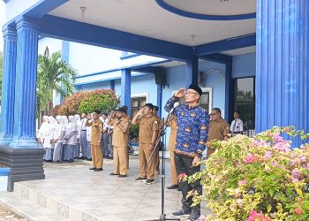 Kacabdin Bireuen Jadi Pembina Upacara di SMKN 1 Bireuen, Ingatkan Siswa Agar Tidak Saling Menghakimi