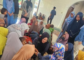 KESEHATAN HAL PALING PENTING: ISTRI WAKIL GUBERNUR ACEH TURUN LANGSUNG KE LAPANGAN PANTAU KONDISI MASYARAKAT KORBAN MUSIBAH BANJIR DI ACEH TAMIANG