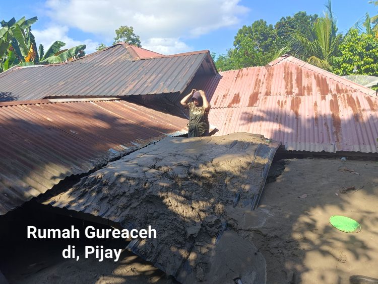 Banjir Aceh: Air Mata Rakyat, Senyum Para Perusak