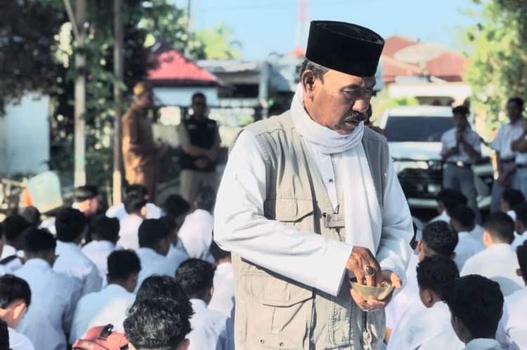 Diawali dengan Peusijuek, SMAN 1 Matangkuli Laksanakan PBM Normal Setelah Banjir