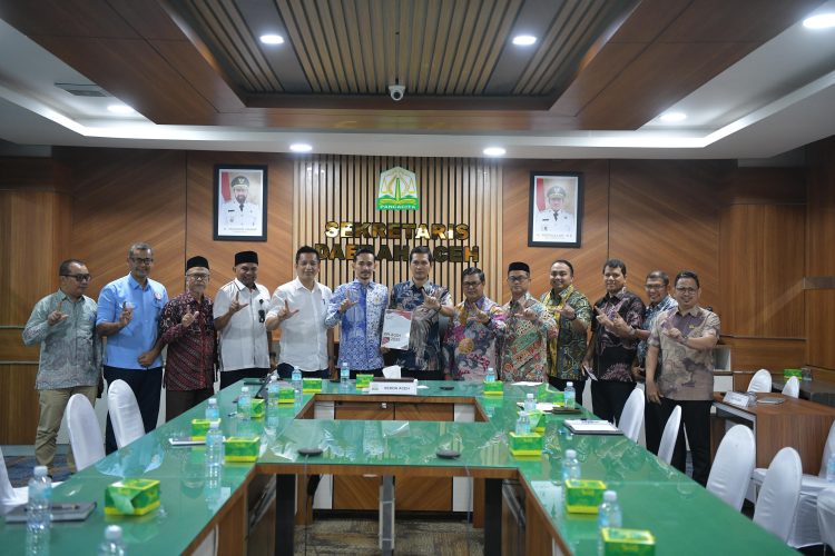 Sekda Aceh Pimpin Rapat Bersama KPI Aceh Bahas Kondisi Media Sosial