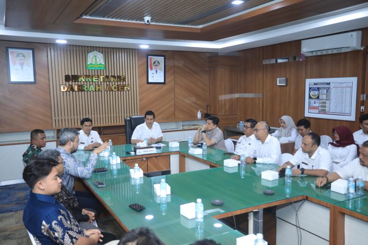 Tingkatkan Pelayanan Publik, Sekda Aceh Terima CSR Layanan Emergency Call Center 112