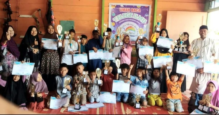 Pascabencana Banjir dan Tanah Longsor, Umah Baca Telege Ilmu Pinjamkan Ribuan Buku Bacaan