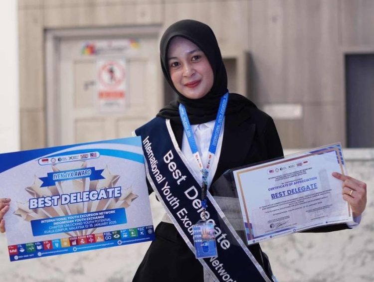 Mahasiswa PNL Mengguncang Malaysia, Sarajulis Sabet Gelar Best Delegate IYEN Internasional