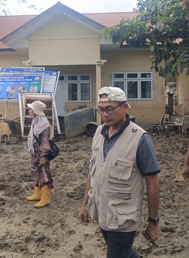 Sekolah Korban Banjir di Bireuen Mulai Aktif, Kacabdin Bireuen: Besok Tetap Sekolah Meski Belum Semua Bersih